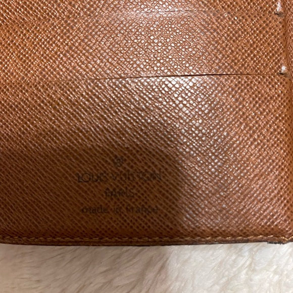 Louis Vuitton Monogram Passport Wallet/Organizer - Picture 3 of 10